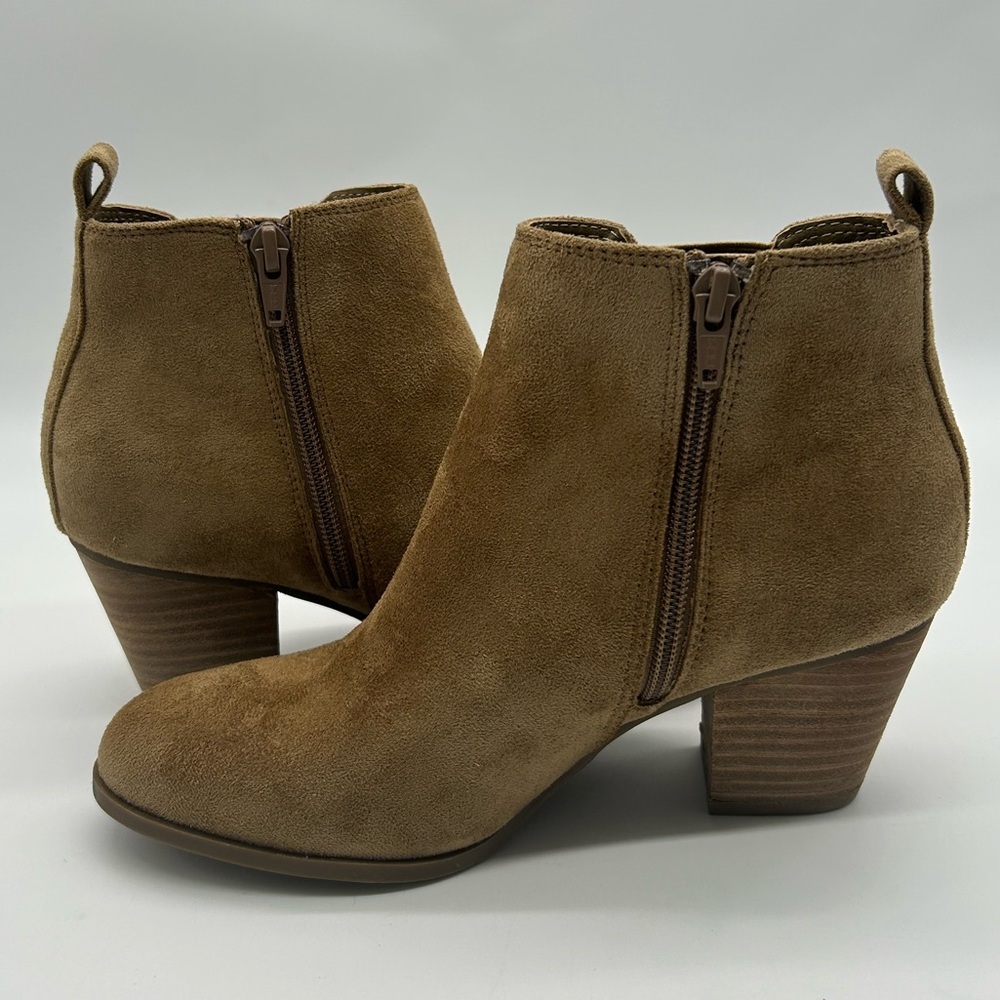 DV by Dolce Vita Collyns Chelsea Ankle Booties Stone Size 11 New With Box - Picture 9 of 13